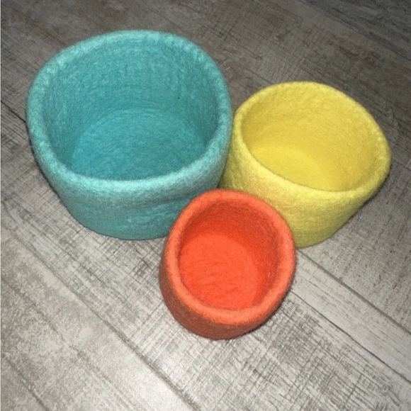 Lovevery Nesting Felt Baskets Montessori Stacking - Picture 3 of 4
